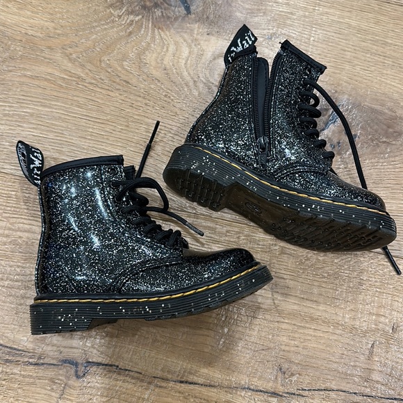 Dr. Martens - TODDLER 1460 GLITTER LACE UP BOOTS - Size 7 - Excellent Condition - Picture 10 of 13